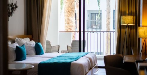 hotel room image