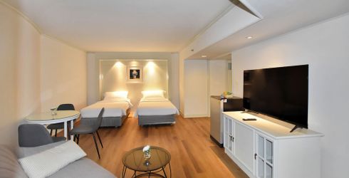 hotel room image
