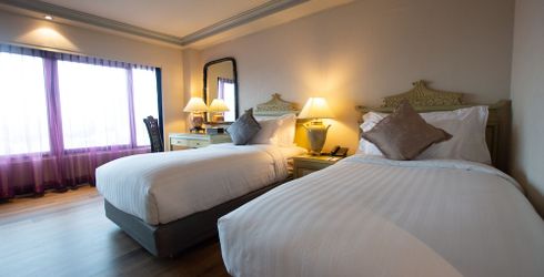 hotel room image