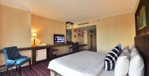 hotel room image