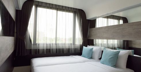 hotel room image
