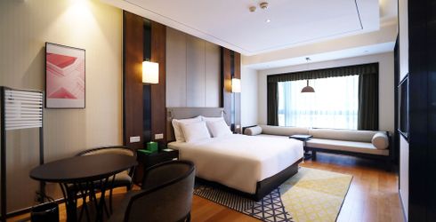 hotel room image