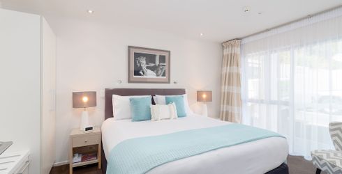 hotel room image