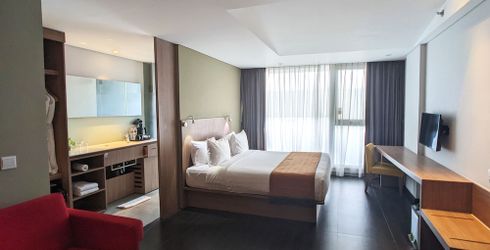 hotel room image