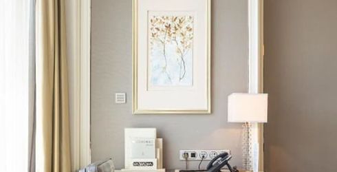 hotel room image