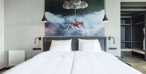 hotel room image