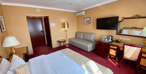 hotel room image