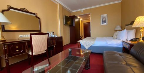 hotel room image