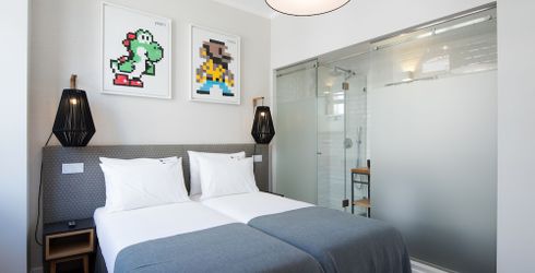 hotel room image