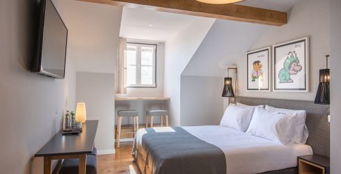 hotel room image