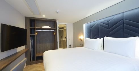 hotel room image