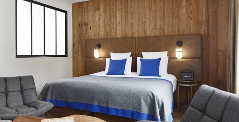 hotel room image