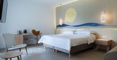 hotel room image