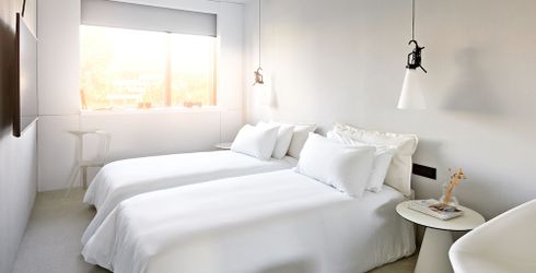 hotel room image