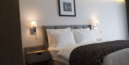 hotel room image