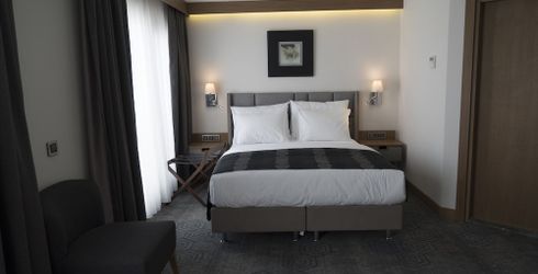 hotel room image