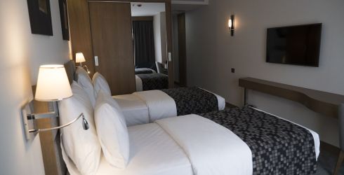 hotel room image