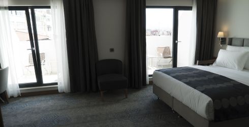 hotel room image