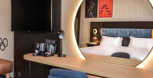 hotel room image