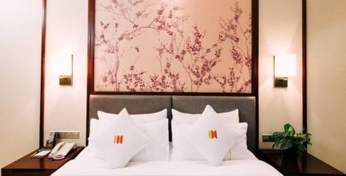 hotel room image