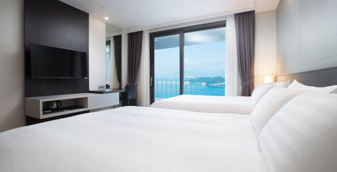 hotel room image