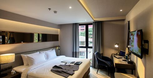 hotel room image