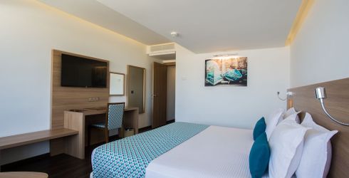 hotel room image