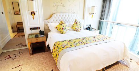 hotel room image