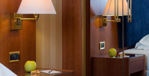 hotel room image