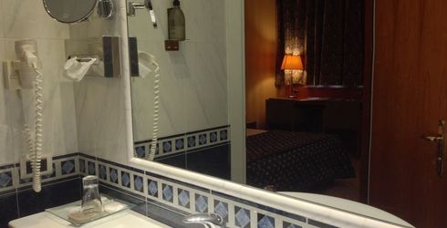 hotel room image