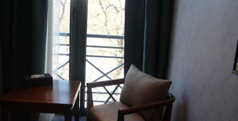 hotel room image