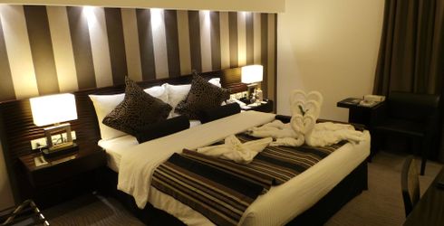 hotel room image
