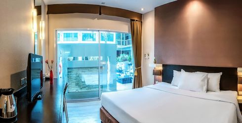hotel room image