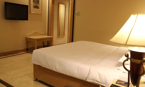 The Hans Hotel New Delhi hotel in Delhi
