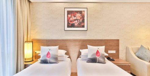 hotel room image
