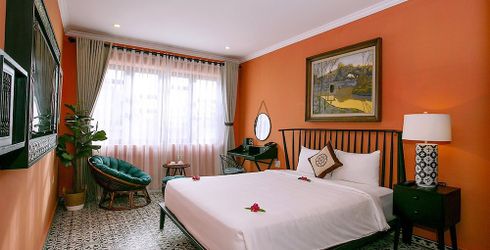 hotel room image