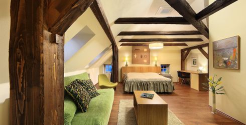 hotel room image
