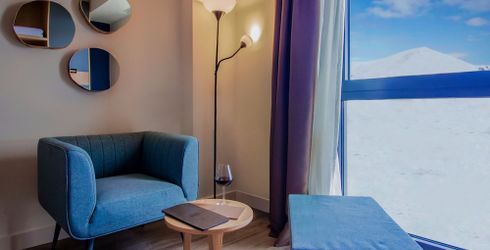 hotel room image