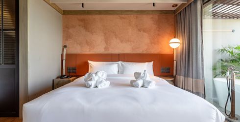 hotel room image