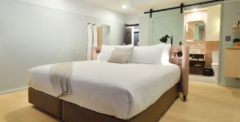 hotel room image