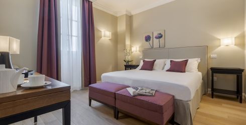 hotel room image