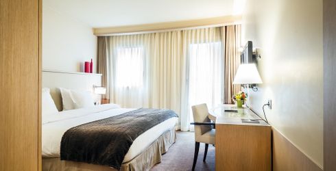 hotel room image