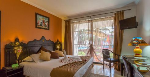 hotel room image