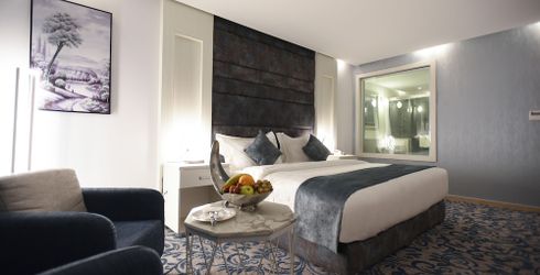 hotel room image
