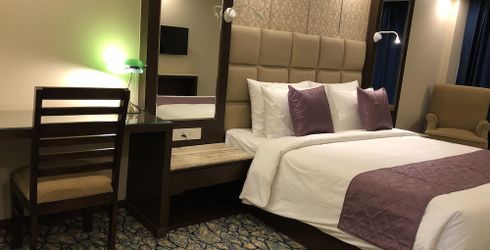 hotel room image
