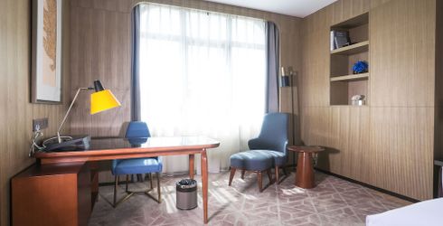 hotel room image