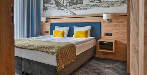hotel room image