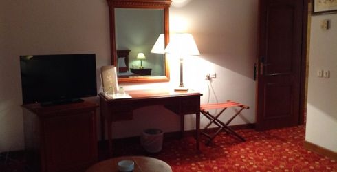 hotel room image
