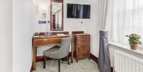 hotel room image
