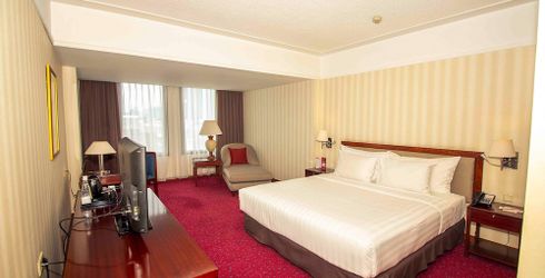 hotel room image